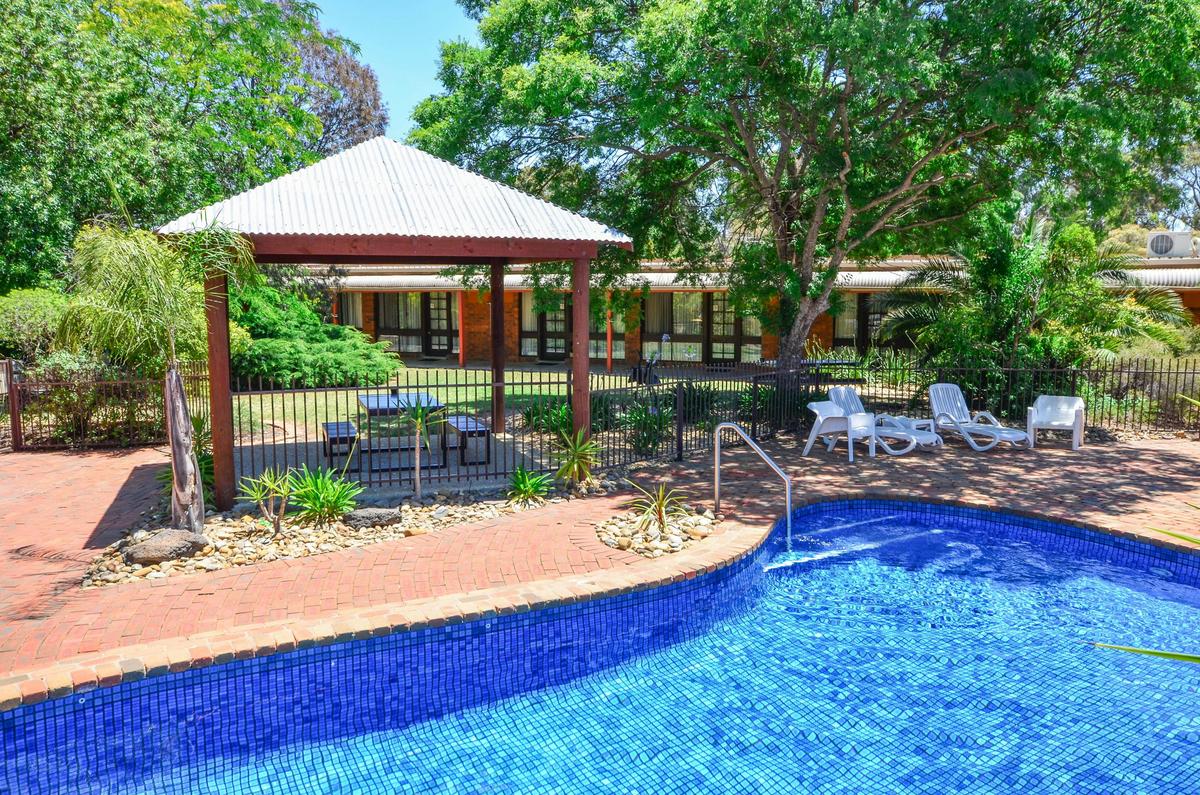 River Country Inn Solar Heated Salt Water Pool