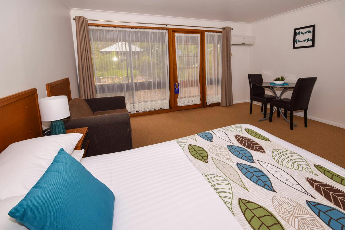 Deluxe Queen Room