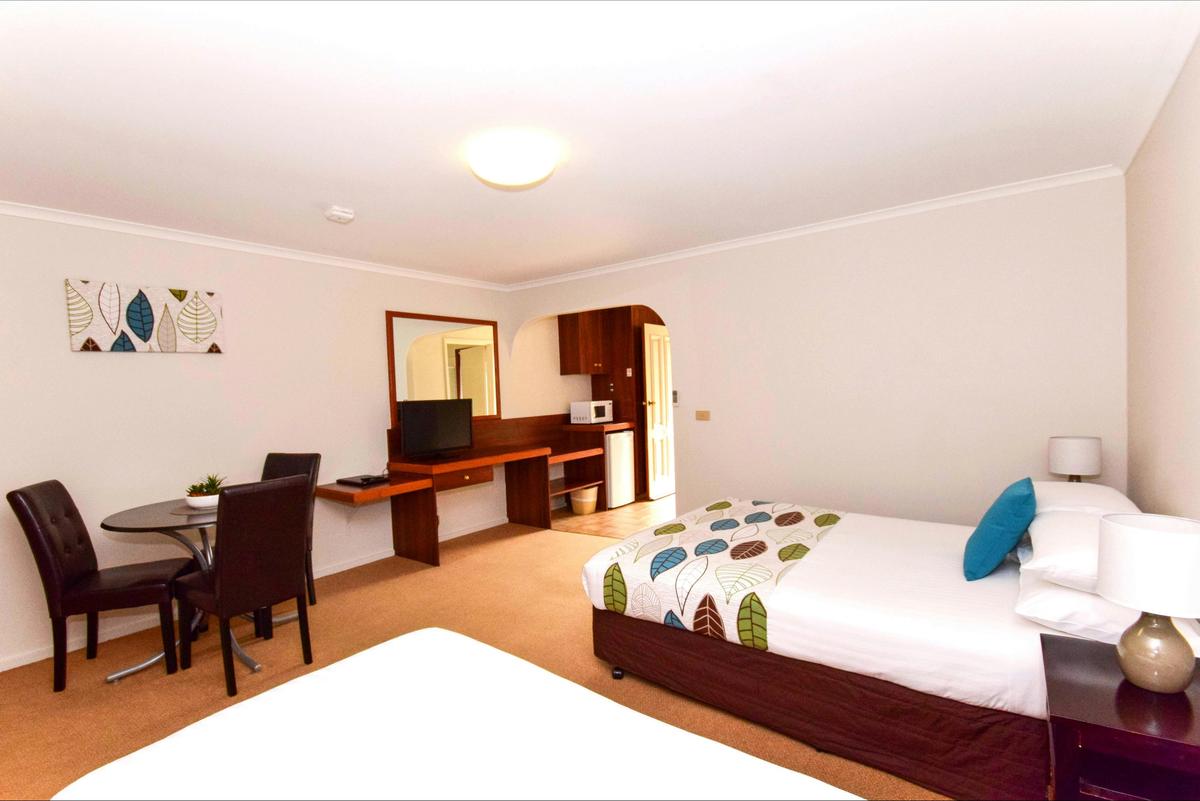 River Country Inn - Deluxe Twin Room