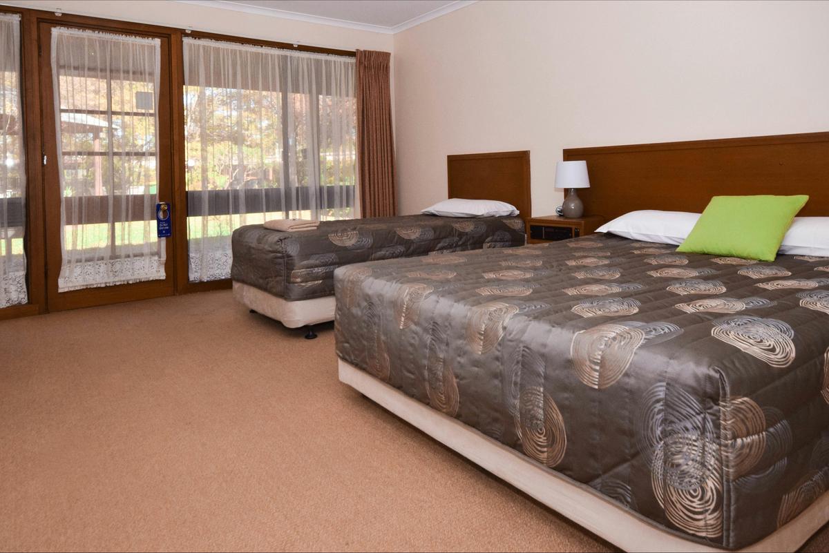 River Country Inn - Twin Room