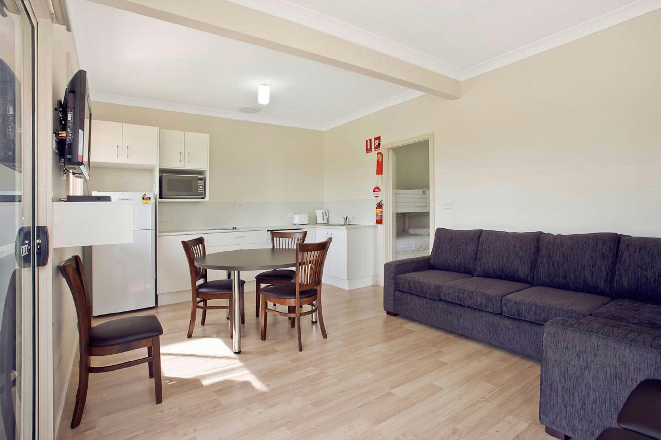 Seaview Beach Houses - lounge/kitchen