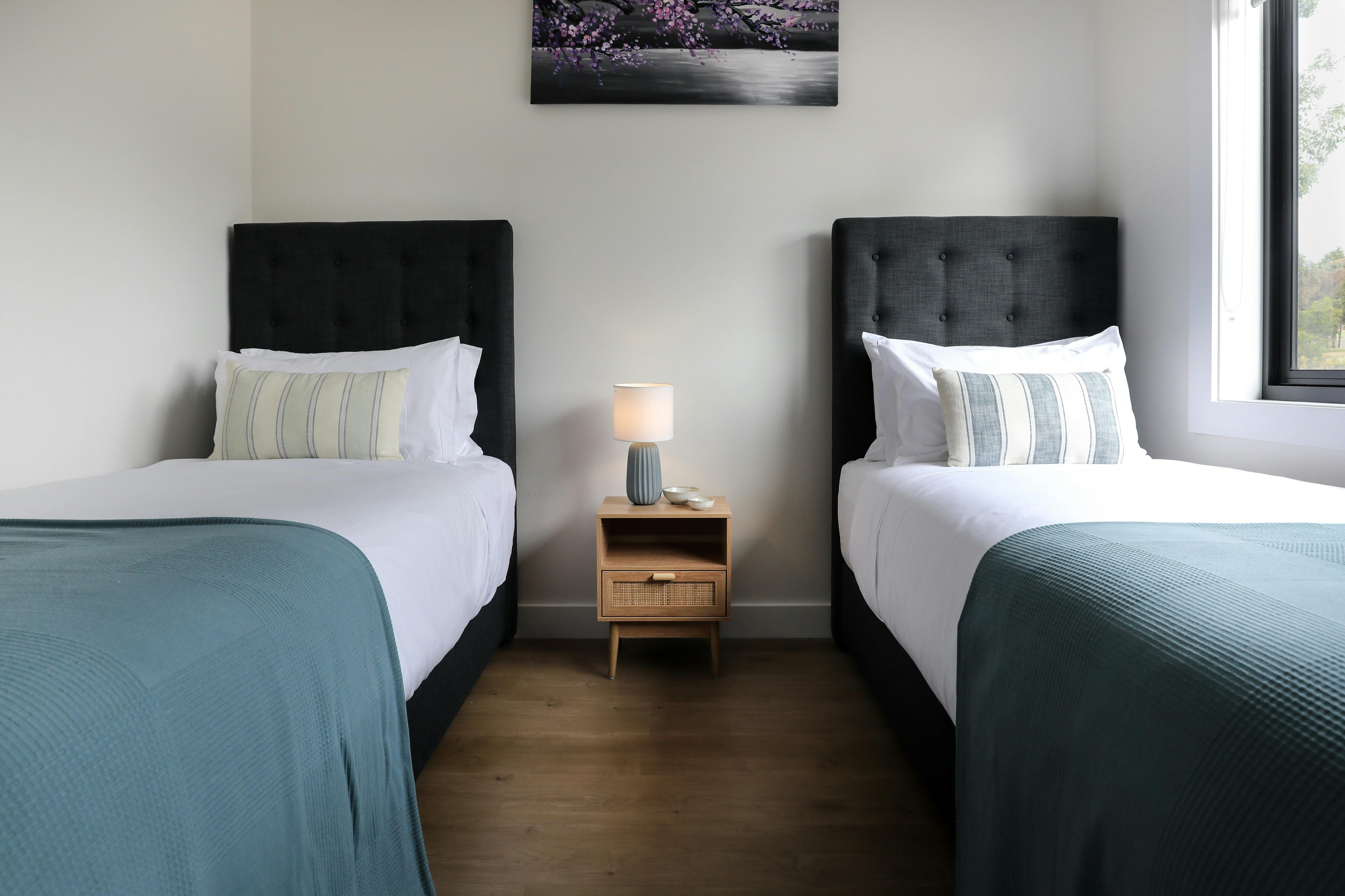 Single Bedroom availab le in the 3 bedroom unit