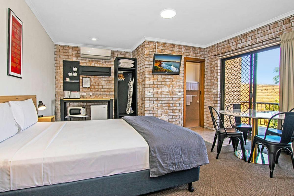 River Street Motel
