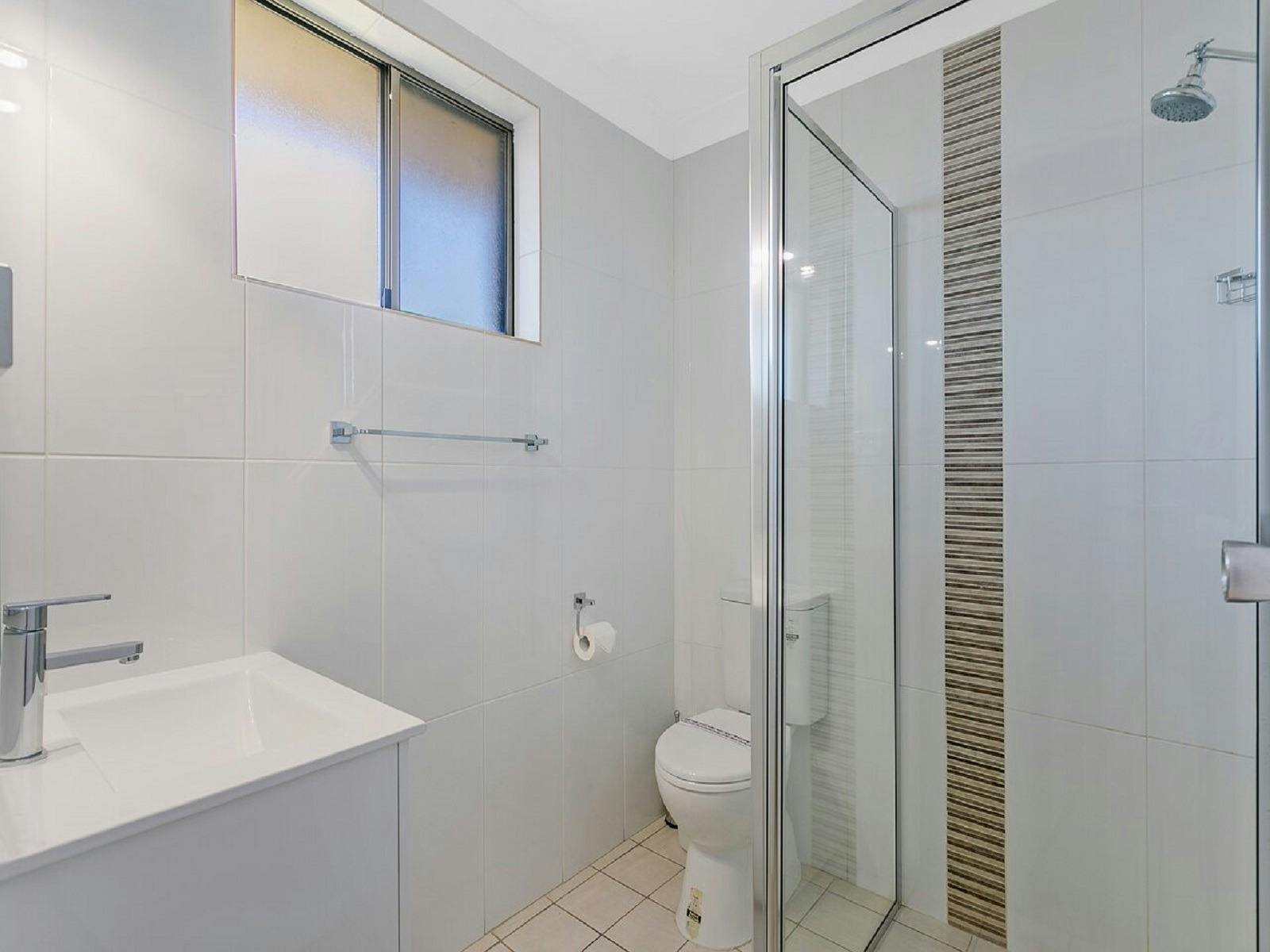 Stagecoach Inn Motel bathroom