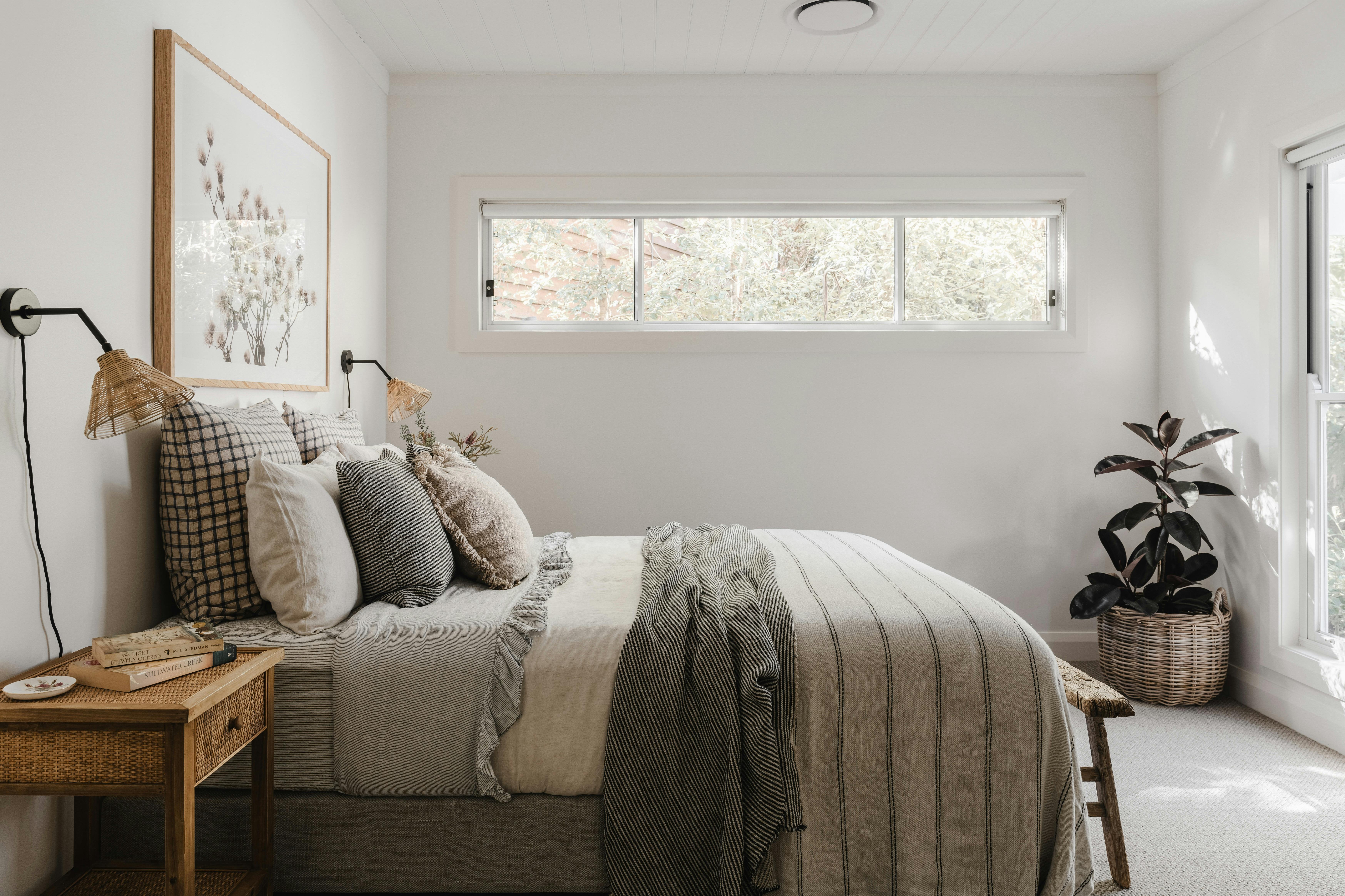 Master bedroom, queen size bed with hotel quality Microcloud bedding and luxe linen sheets