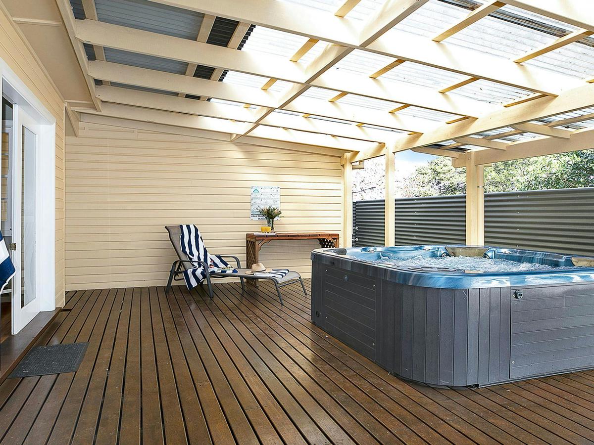 Hot tub on secluded deck