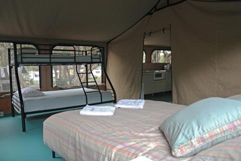 Queen bed, double with single on top