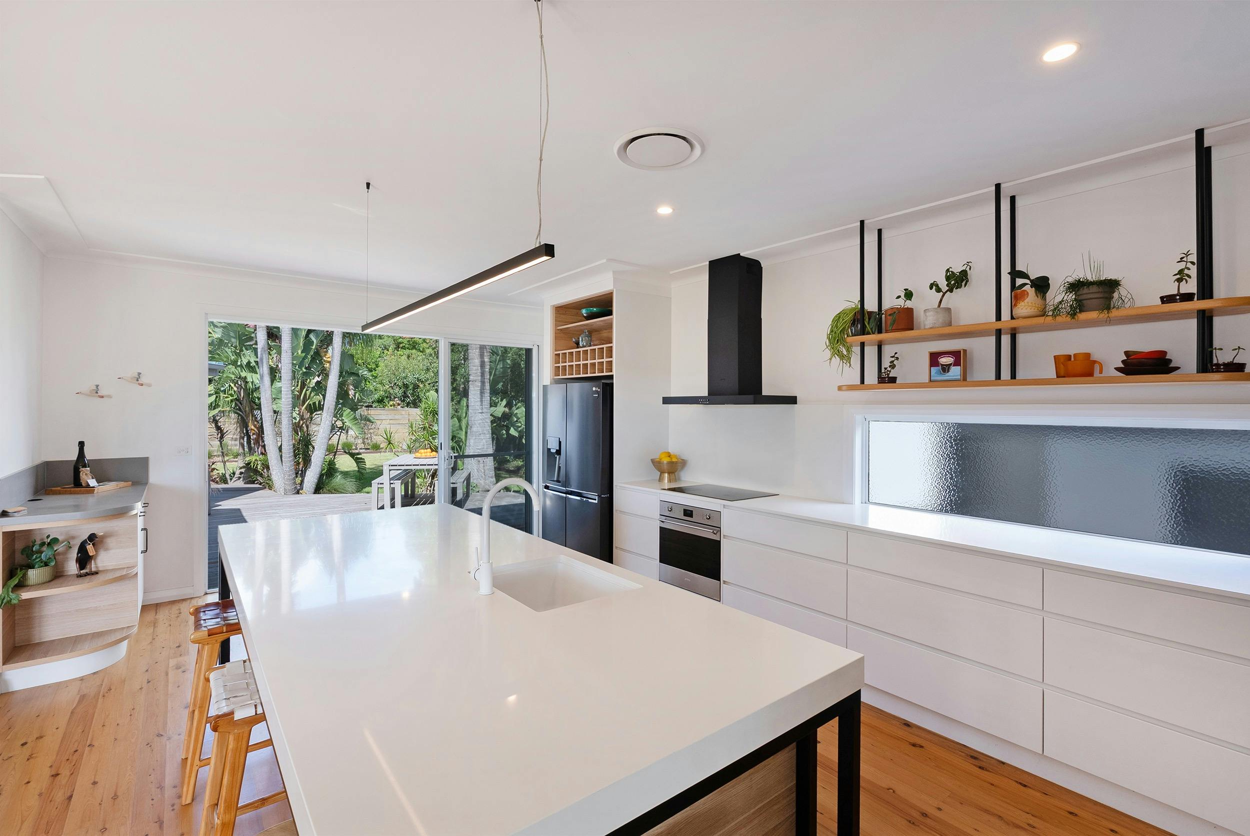 SiX Huskisson, Photographer Russell Quinn