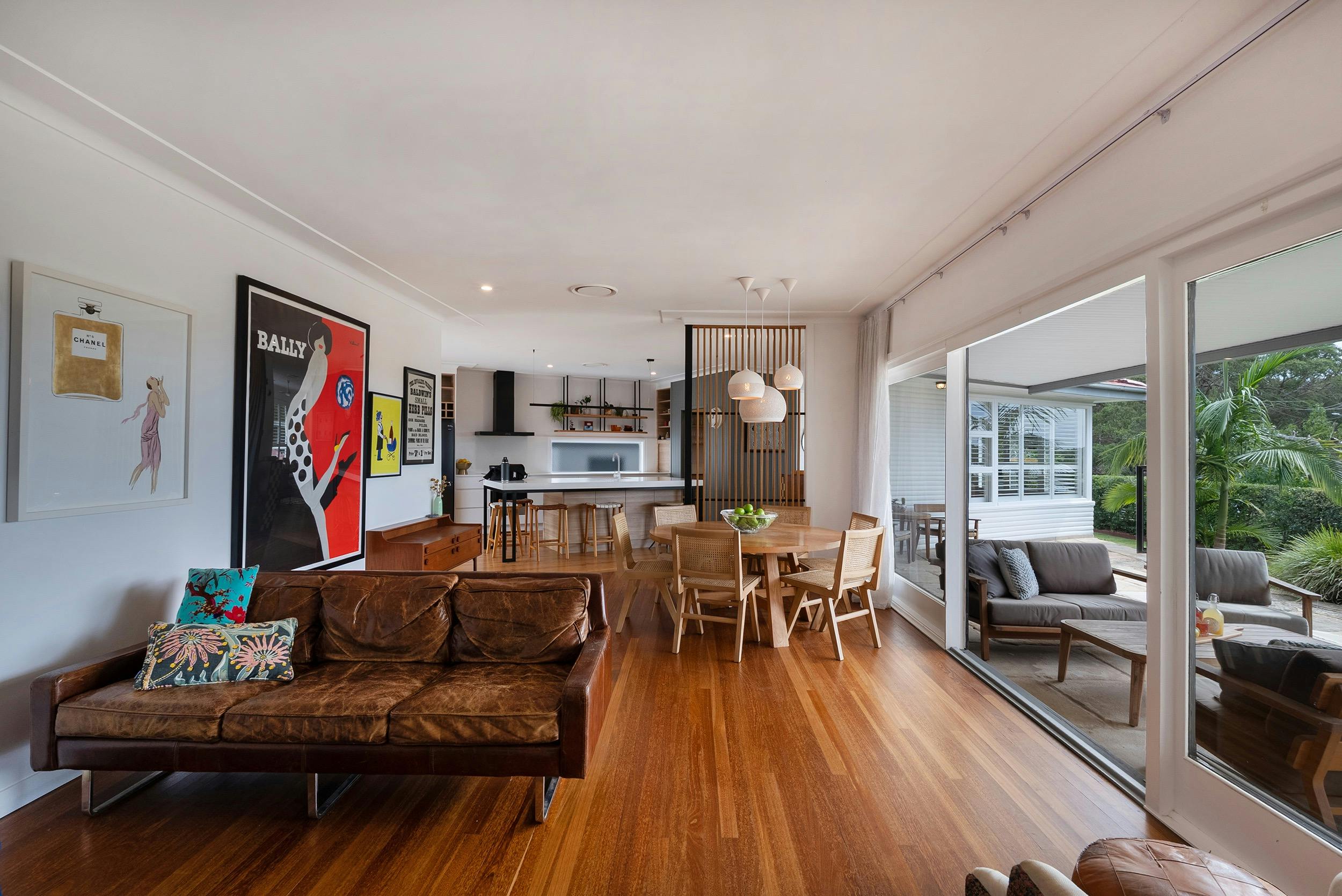 SiX Huskisson, Photographer Russell Quinn