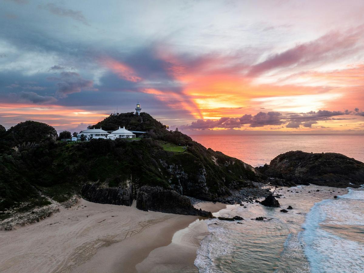 Seal Rocks Lighthouse Cottages