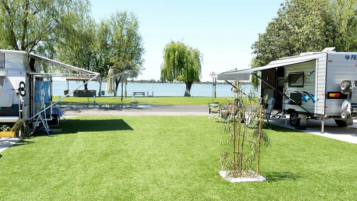 Excellent powered sites neat the watersedge of Lake Mulwala