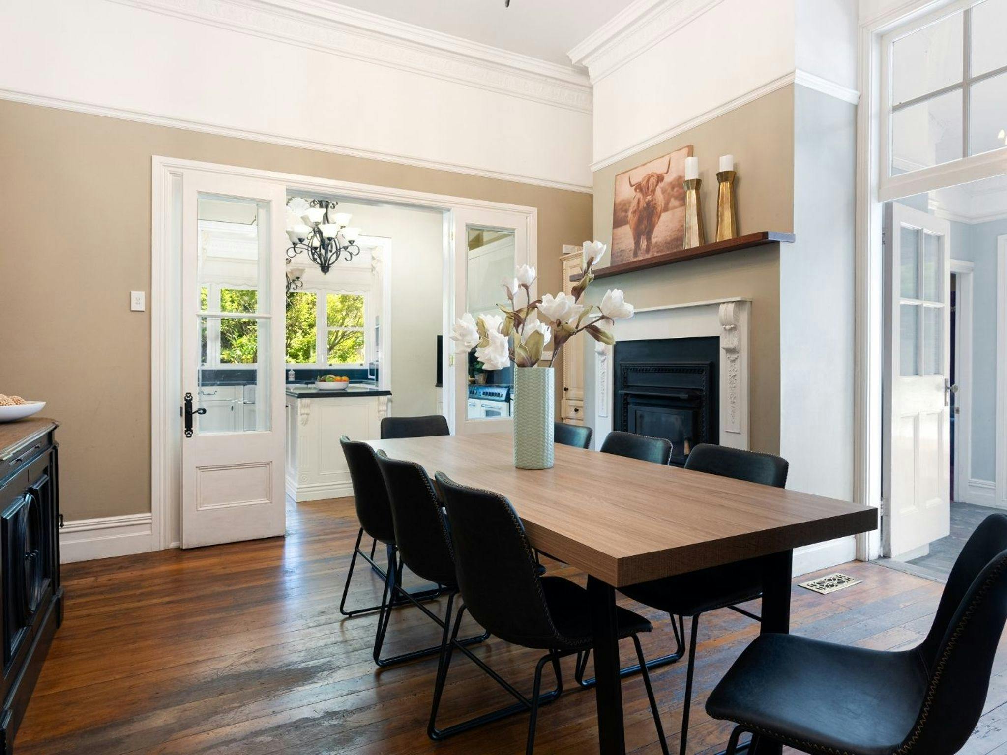Secret Garden | Dining room with fireplace