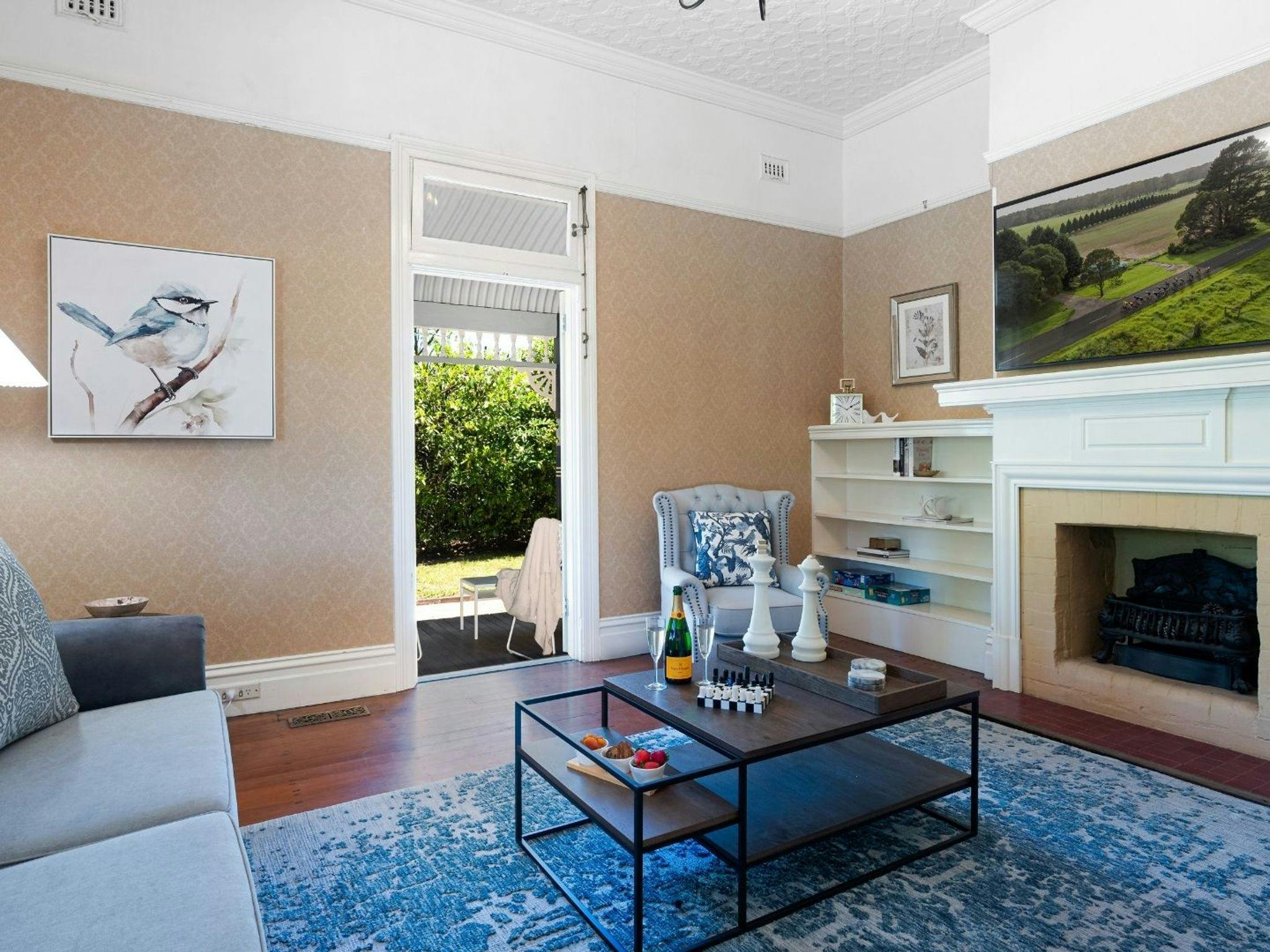 Secret Garden | Living Room | Smart TV