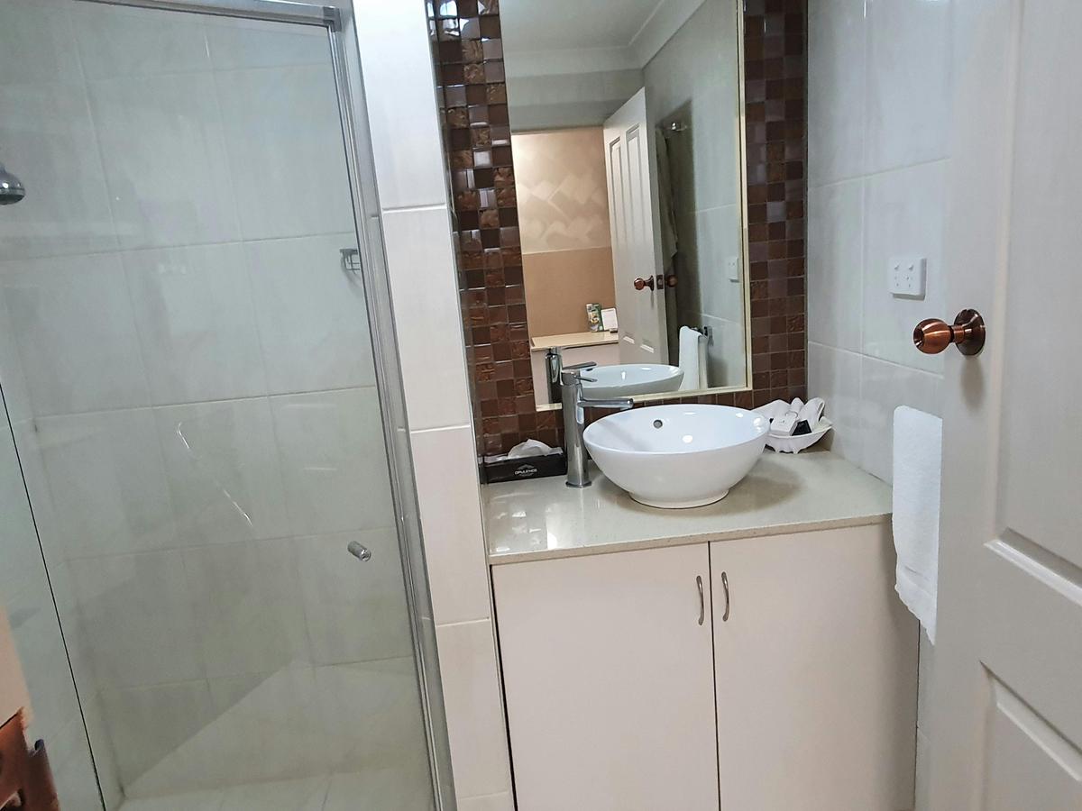 Family Suite Bathroom