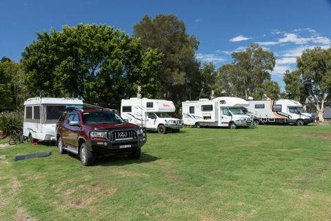 Sails Holiday Park - Caravan sites