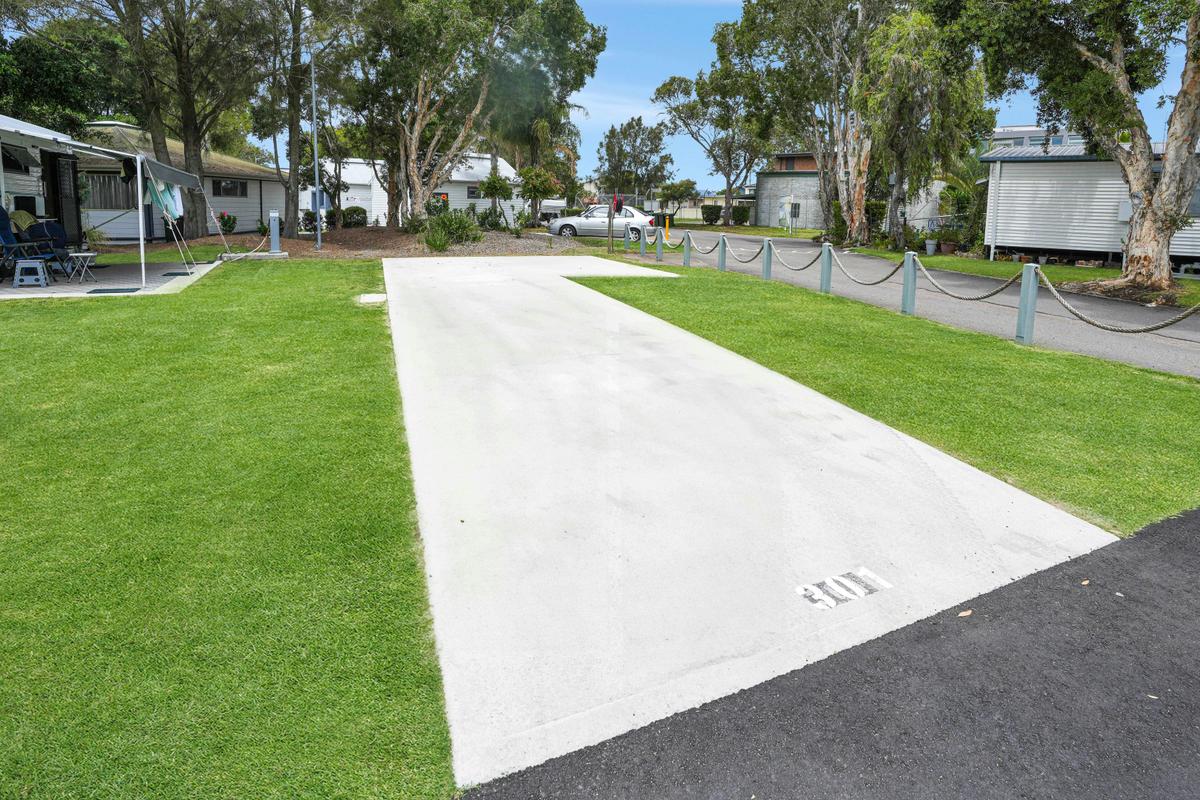 Sails Holiday Park - Premium Caravan Site