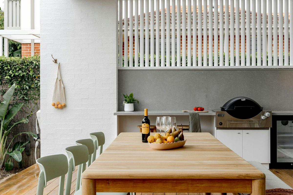 Rubus Pink Berry - By Linnaeus Collection - Outdoor Dining