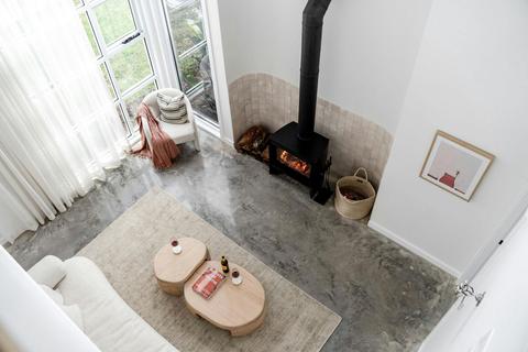 Rubus Pink Berry - By Linnaeus Collection - Living Room