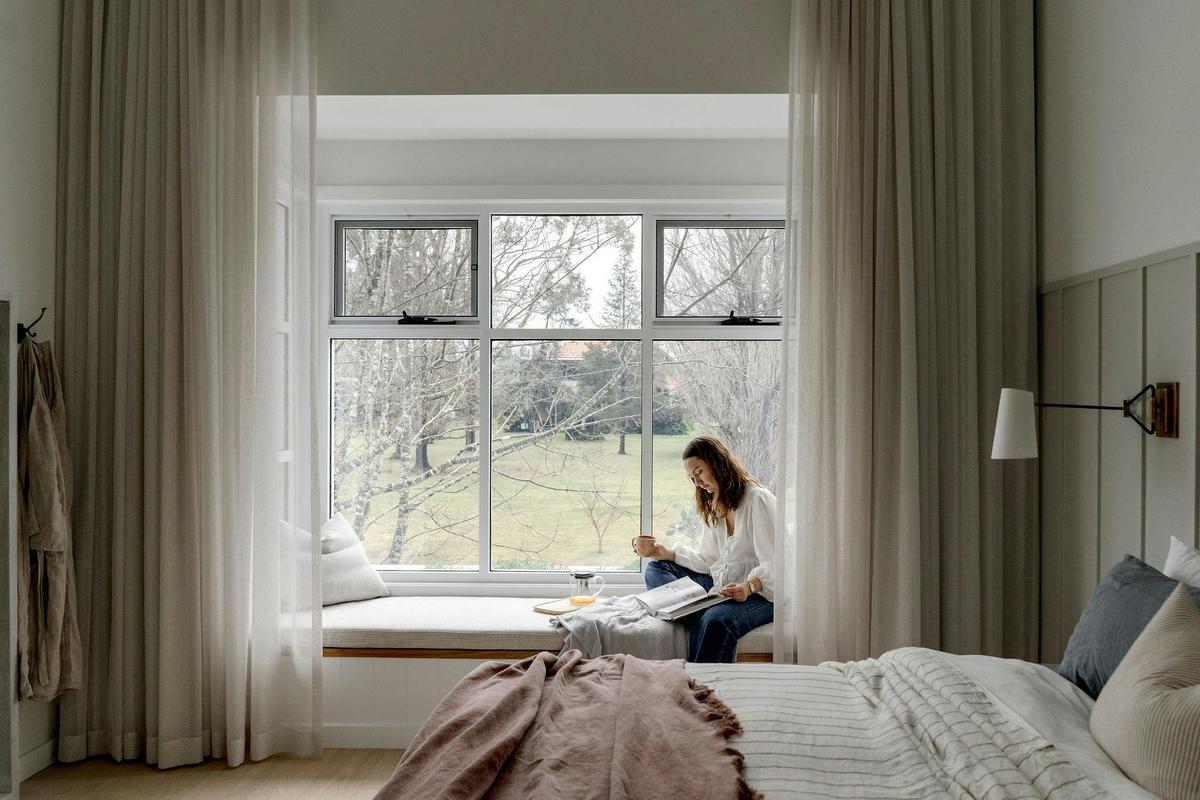 Rubus Pink Berry - By Linnaeus Collection - Bedroom Window Seat