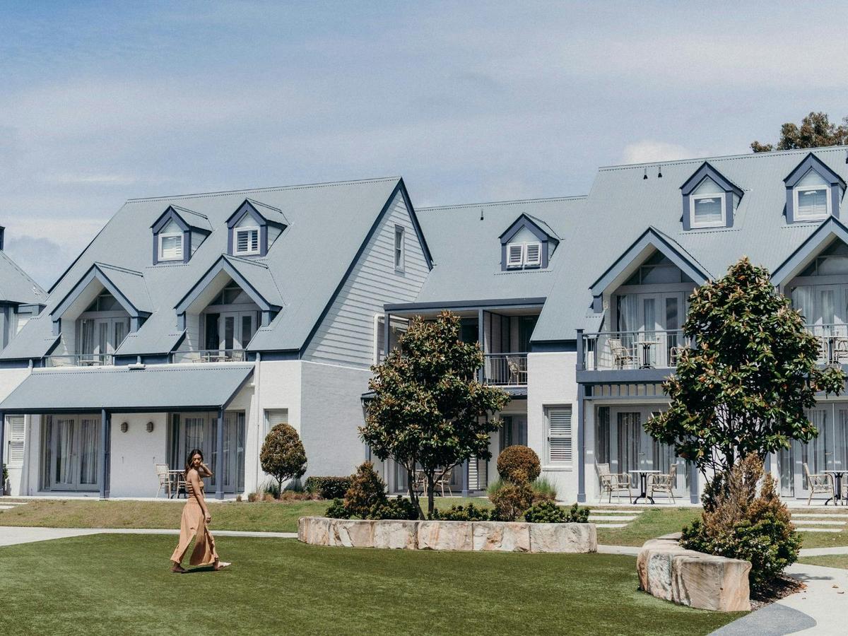 Hamptons-chic accommodation