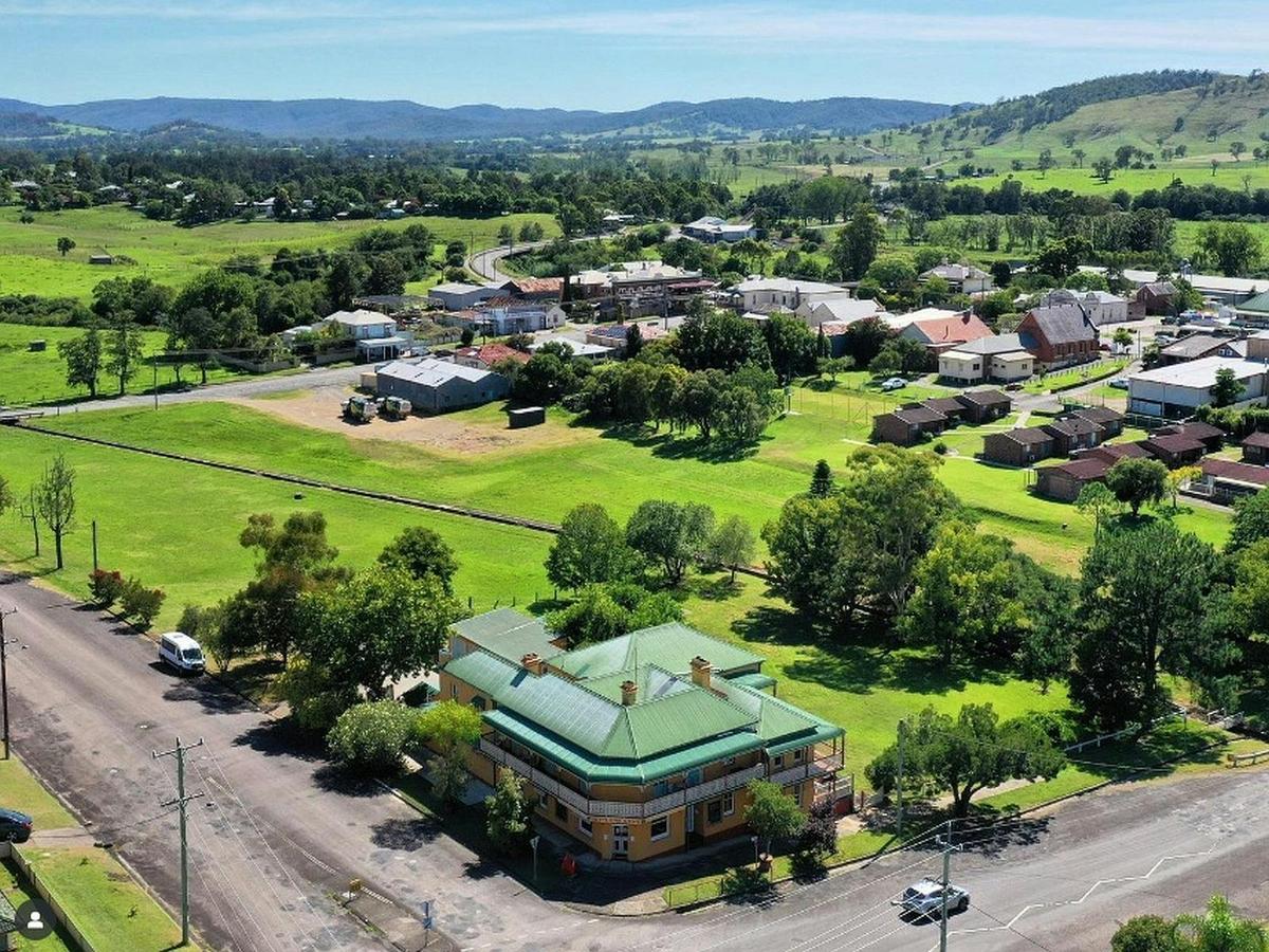 Settlers Arms Hotel Dungog