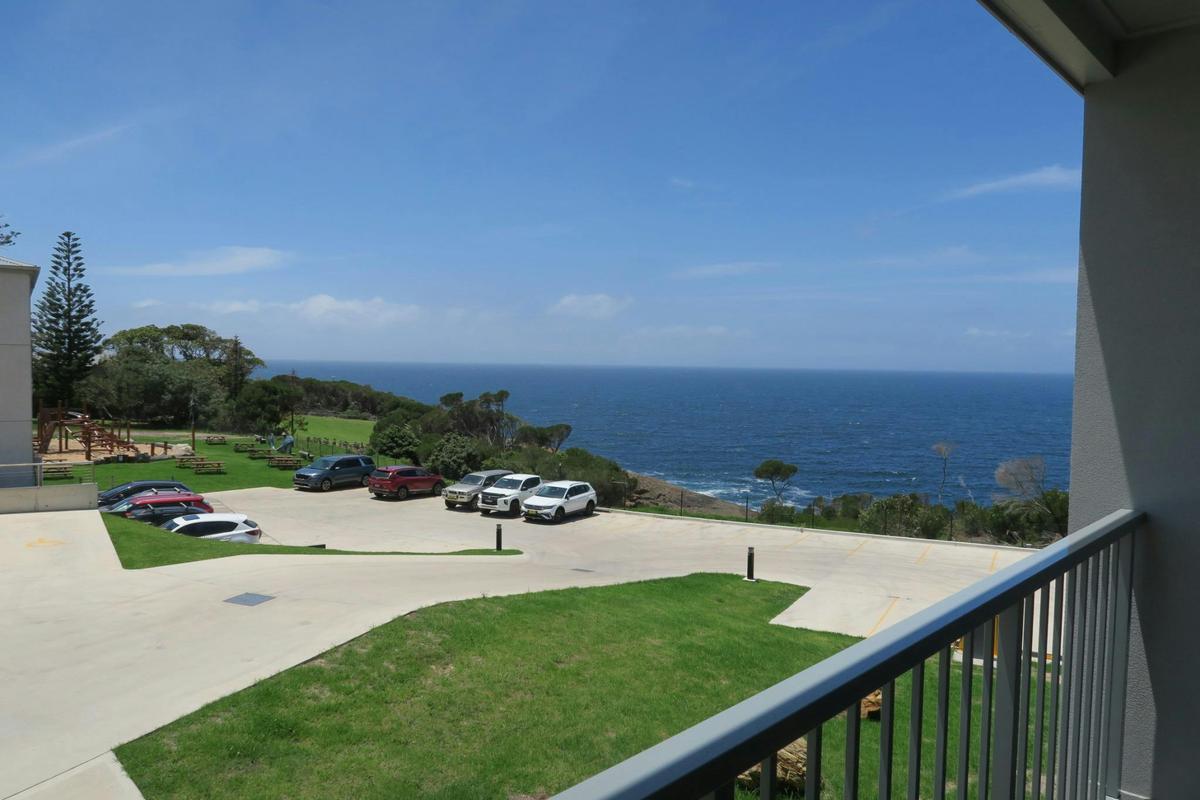 Tathra Motel Queen Room balcony