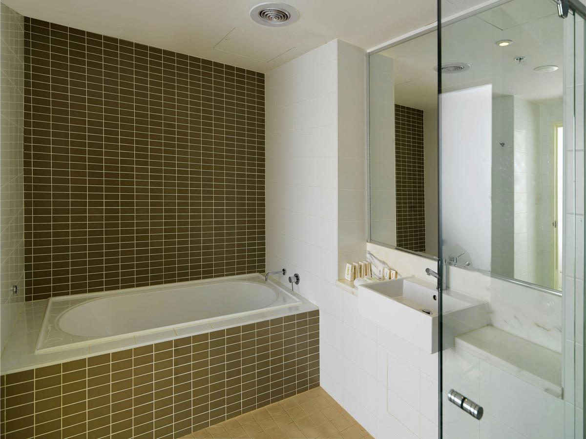 Junior Suite Bathroom