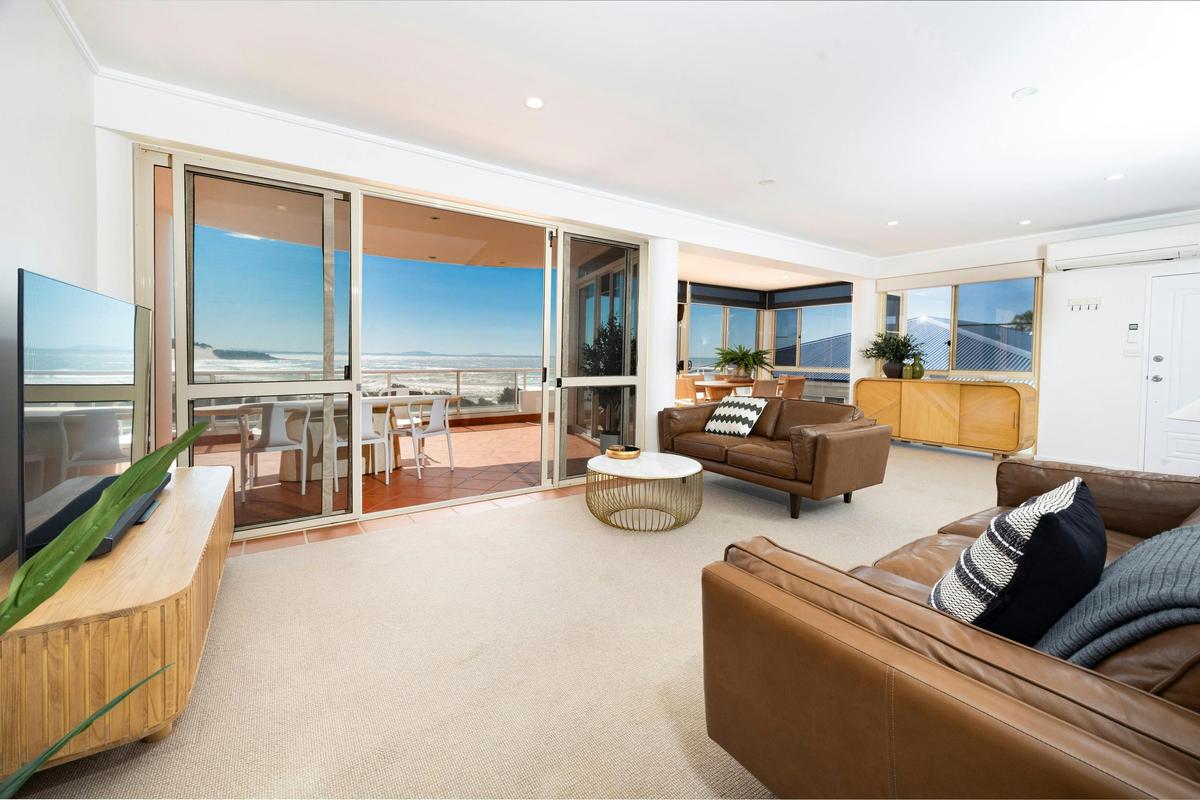 Lounge room