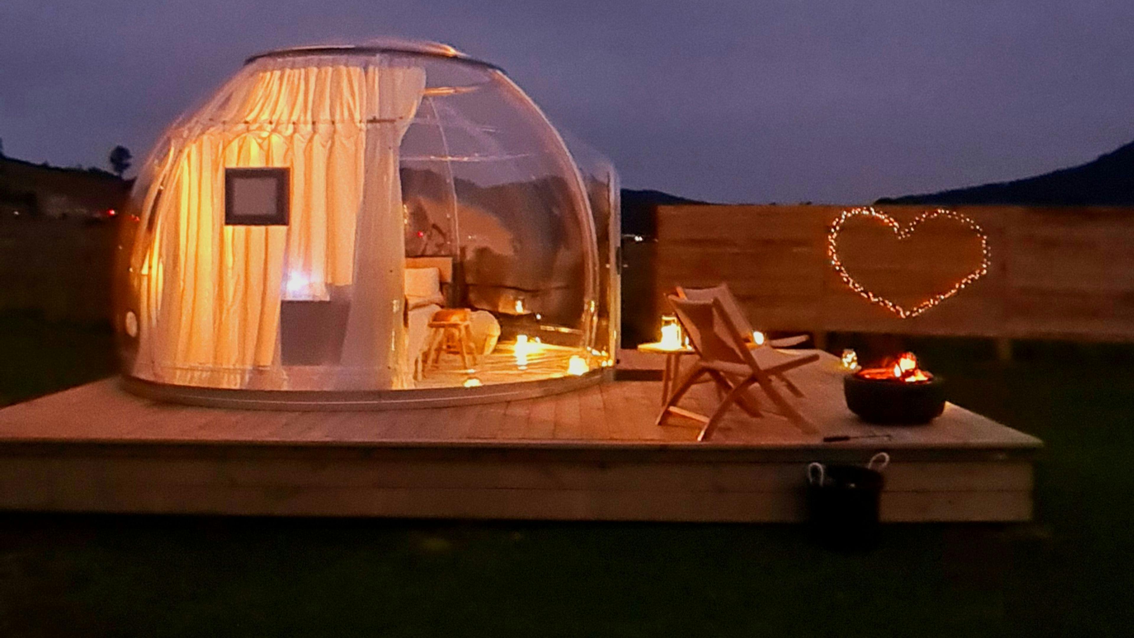 STAR GAZING BUBBLE HOTEL