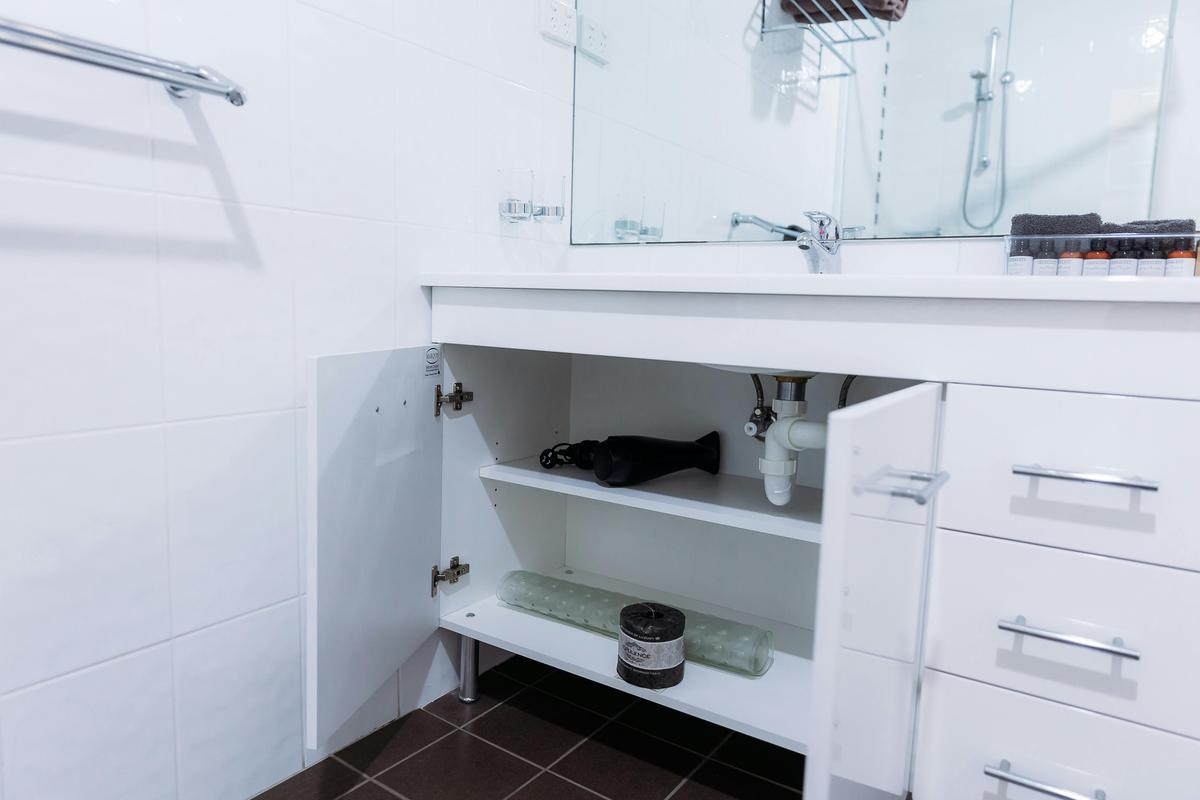 Hair dryer and non-slip mat