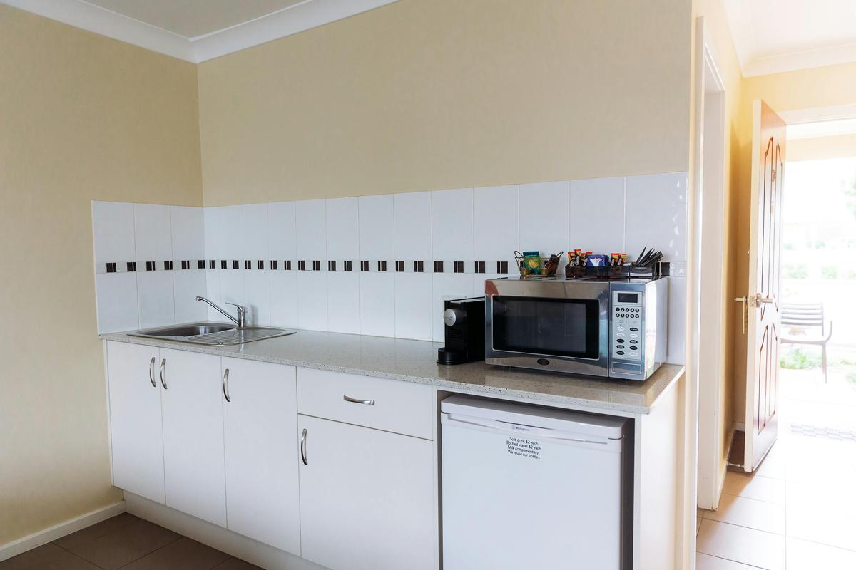 King Suites Kitchenette