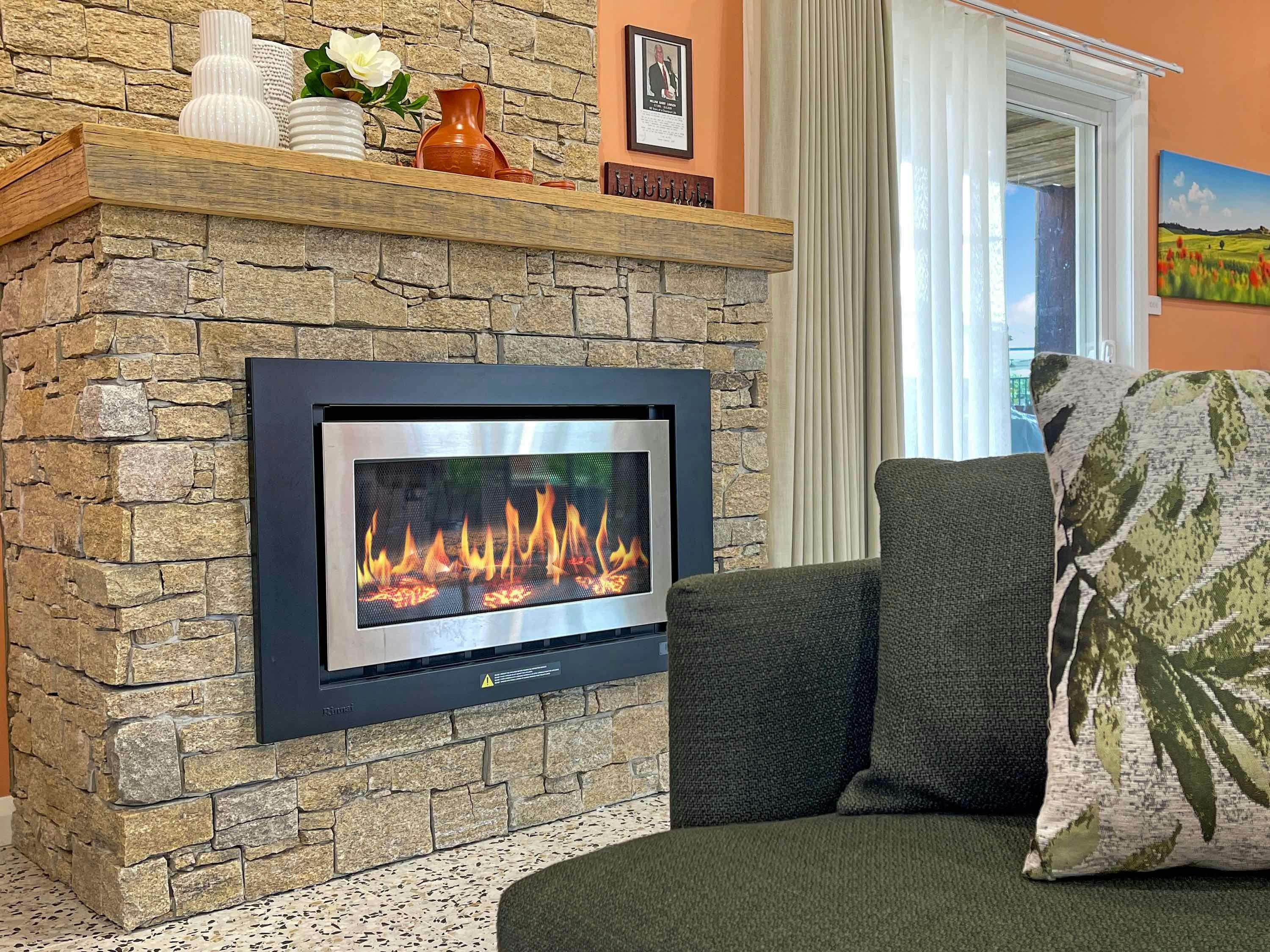 Gas fireplace