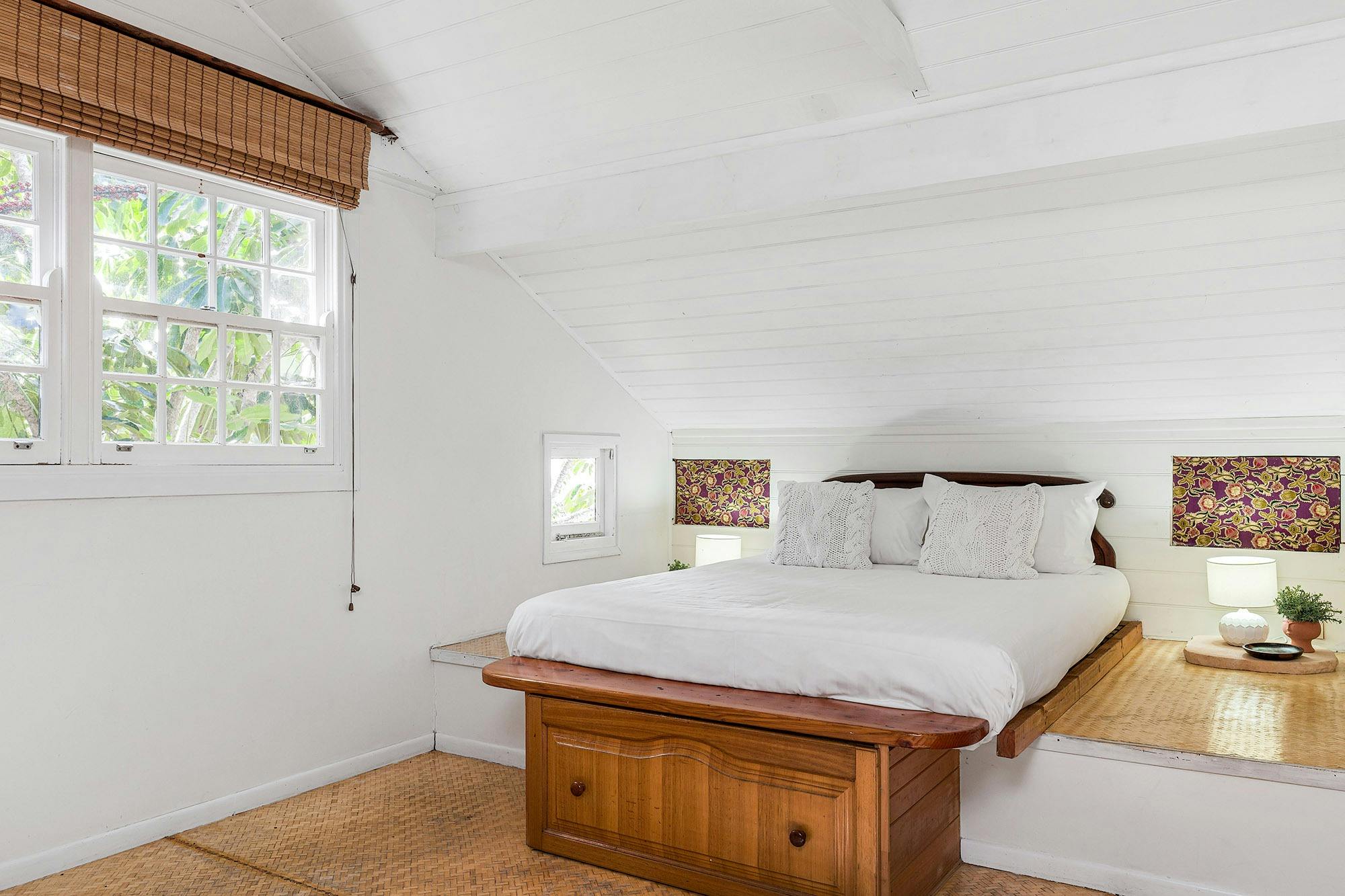 Starr Cottage - Byron Bay - Master Bedroom b