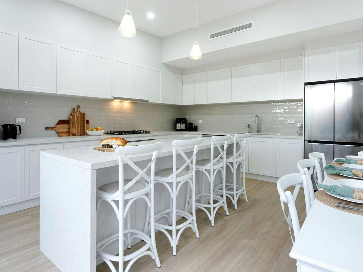 Southern Comfort | Luxury Open Plan Kitchen &amp; Dining Area 