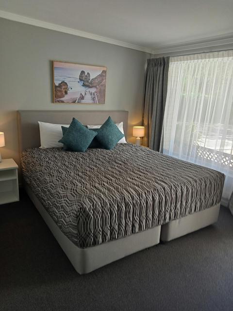 Deluxe King Suite