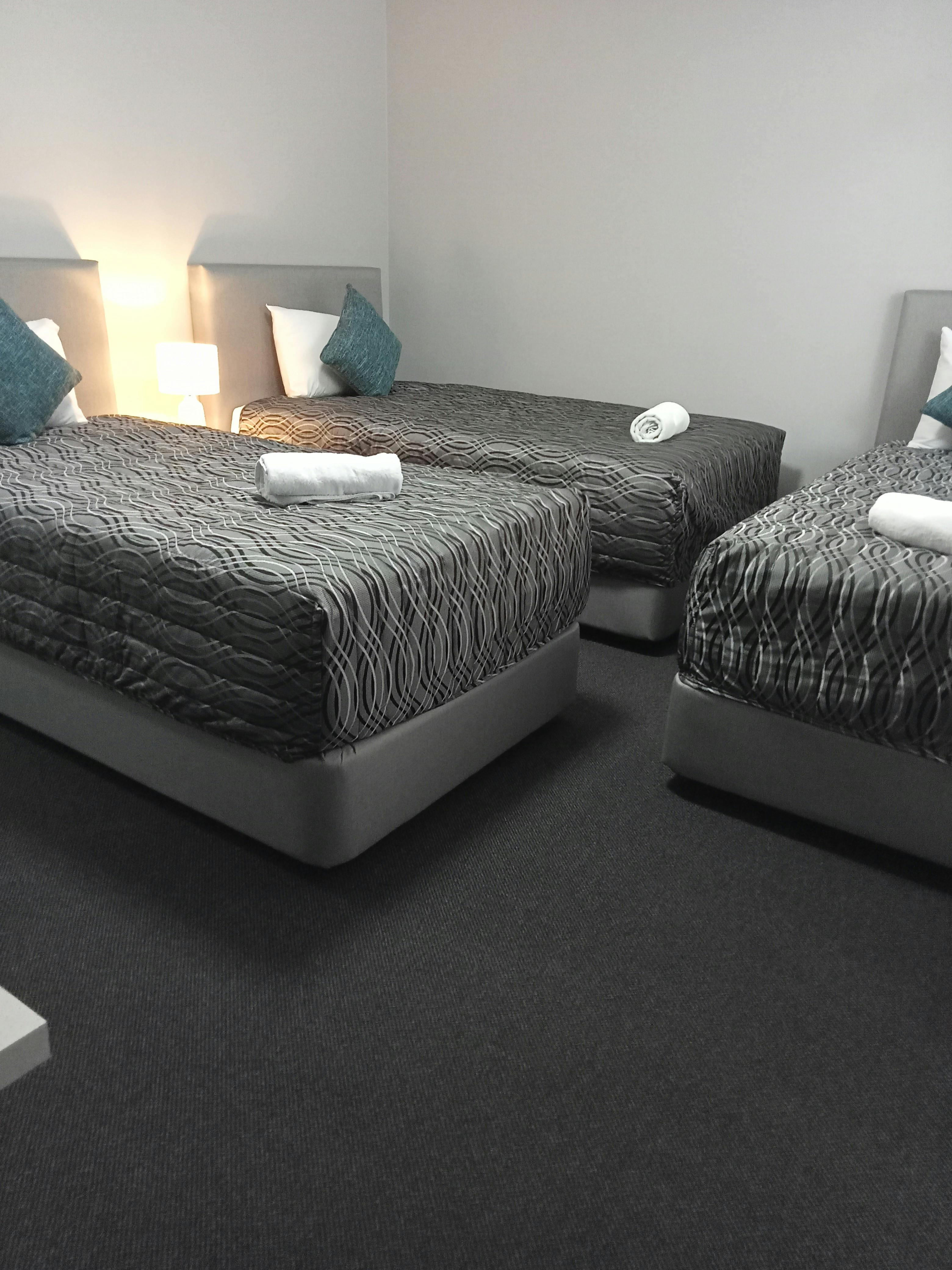 Deluxe Triple Single