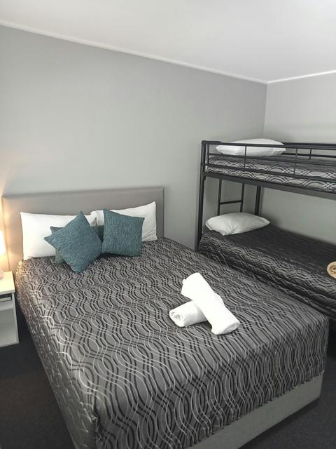 Deluxe Family Bunk Room