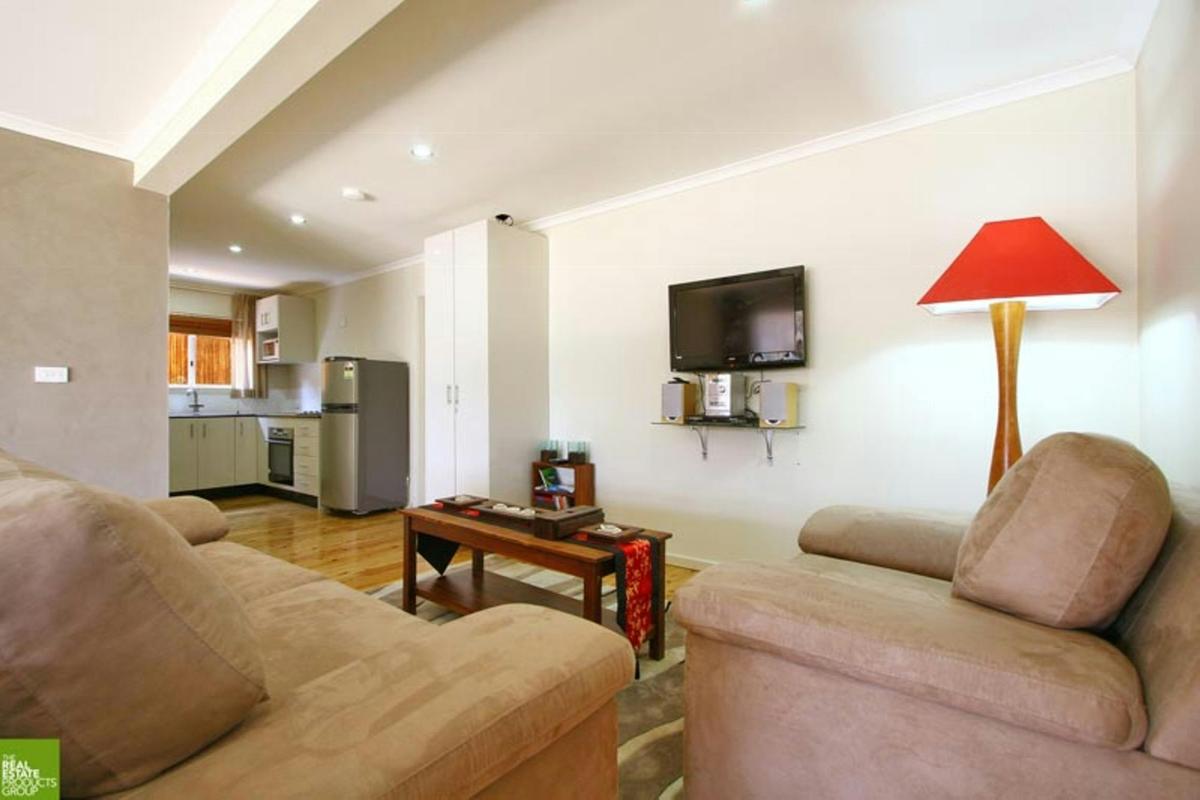 Garden Suite Lounge Room