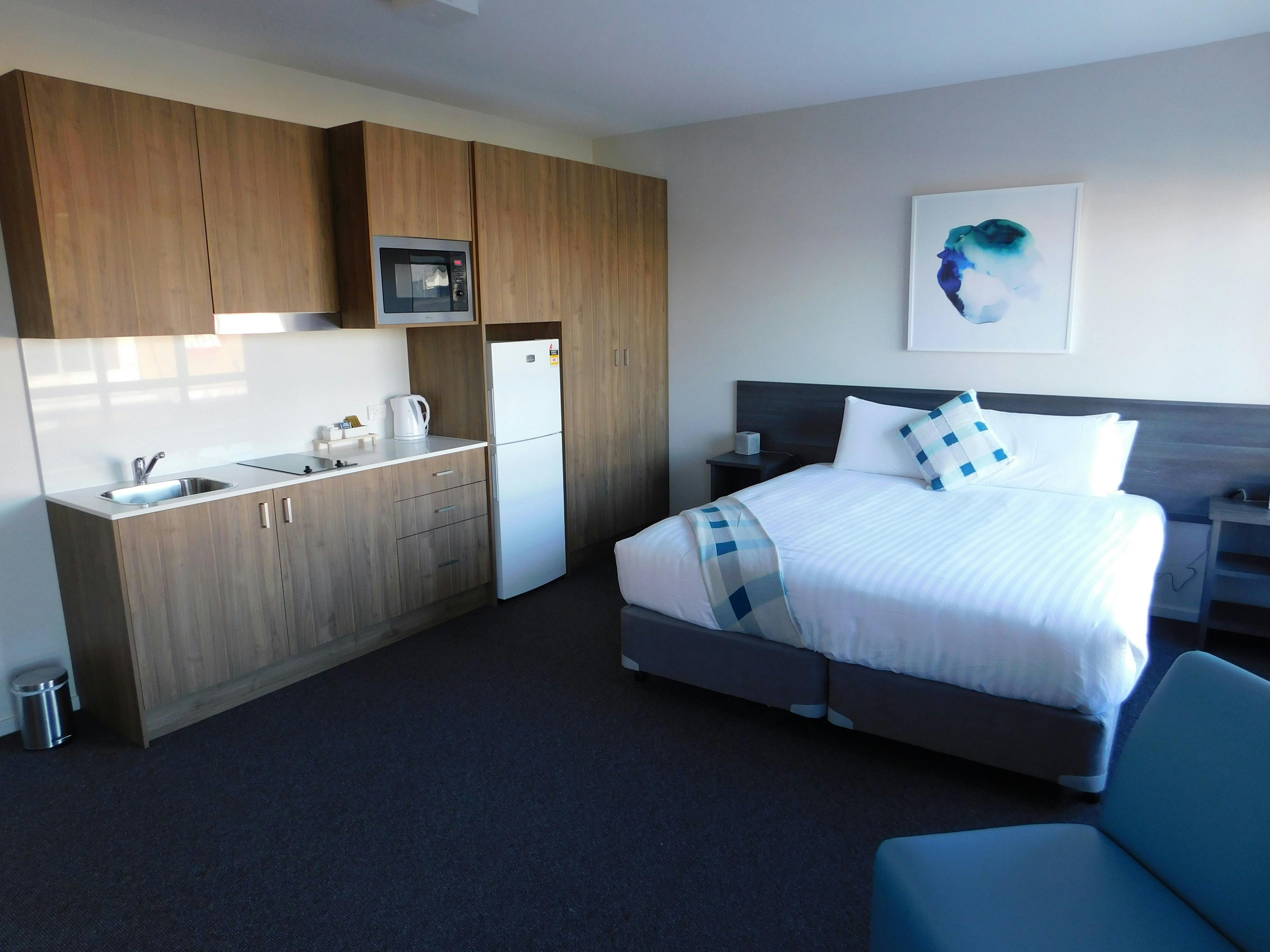 superior king studio