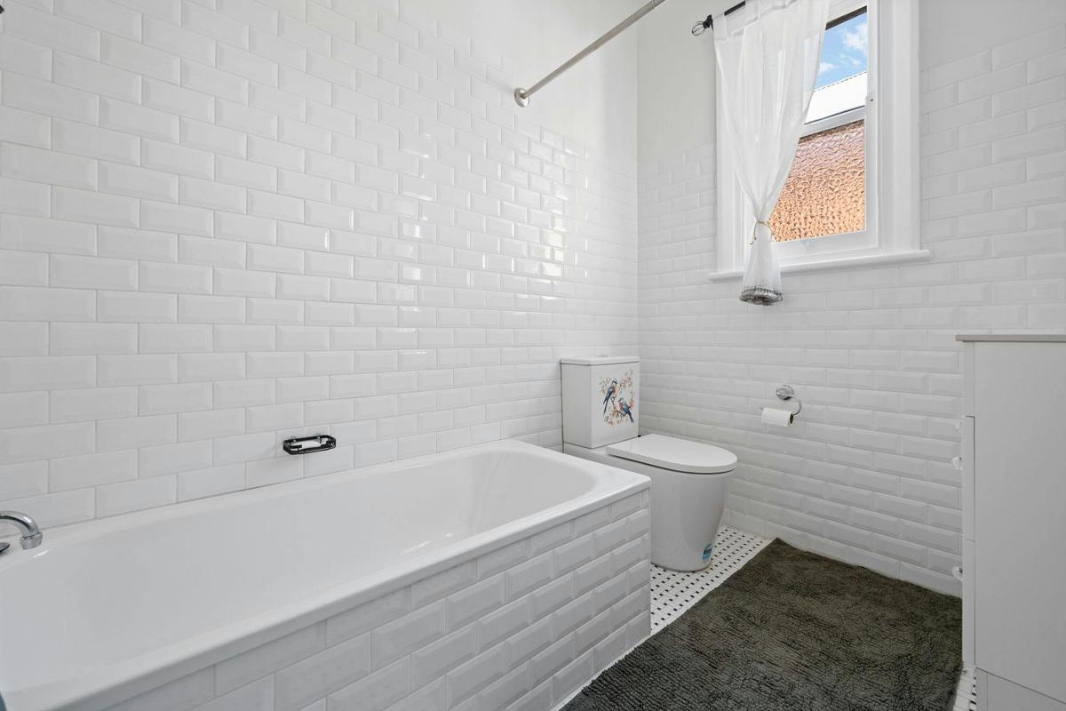 Bathroom at Sweet Stewart Accommodation