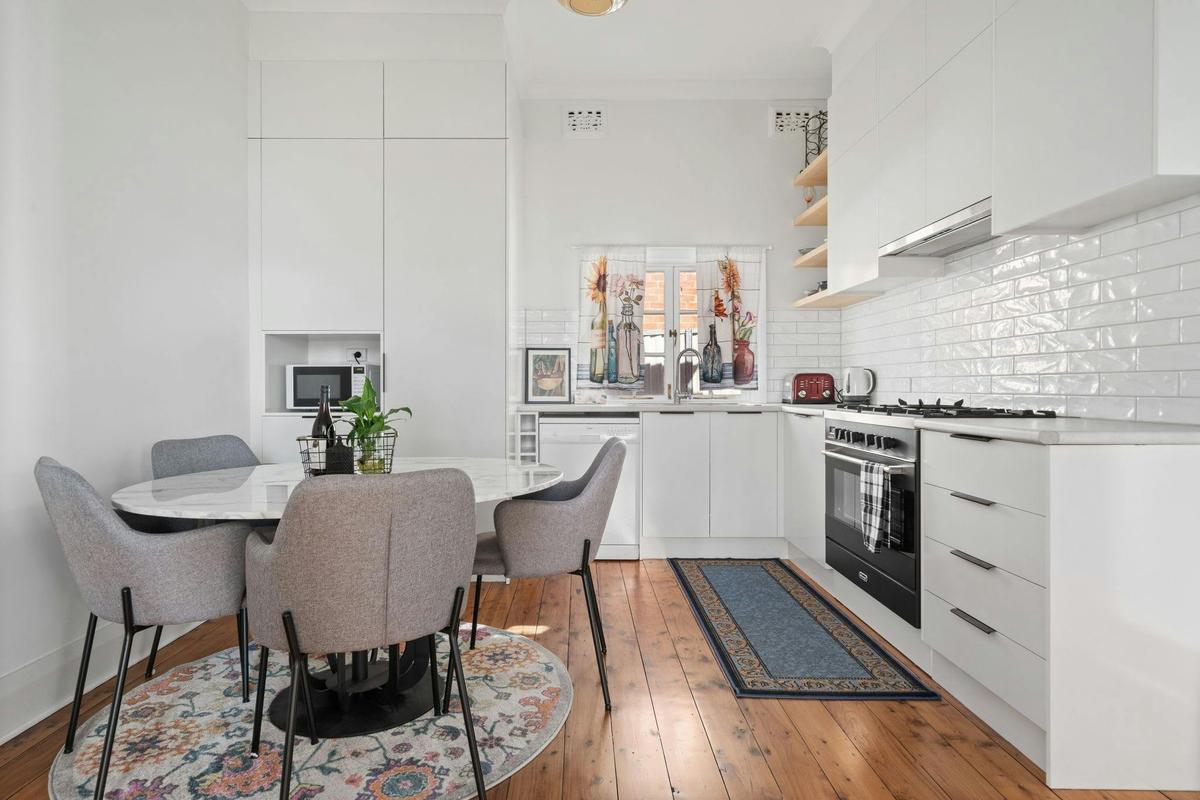 Kitchen & dining combo at Sweet Stewart