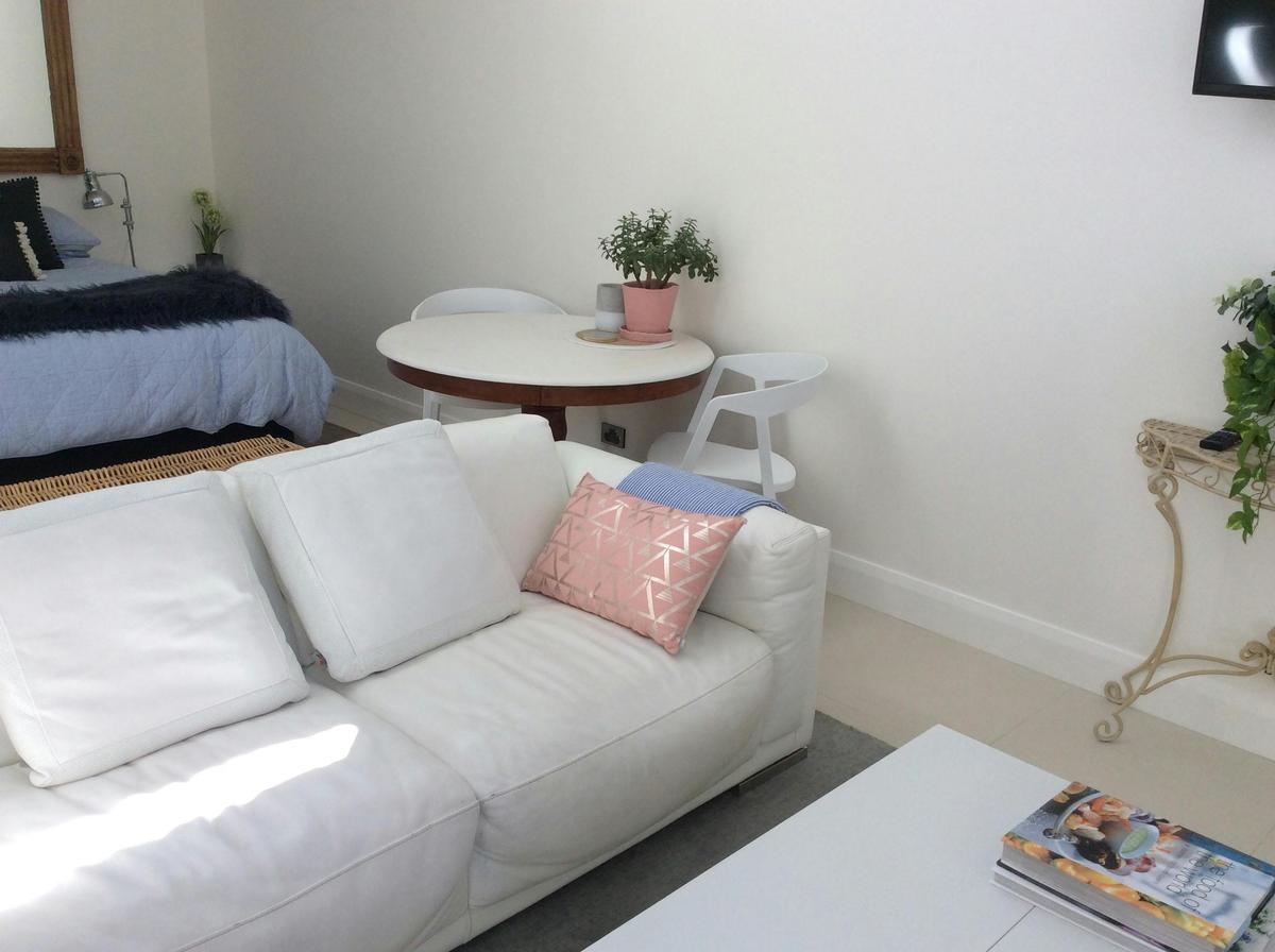 lounge plus dining table