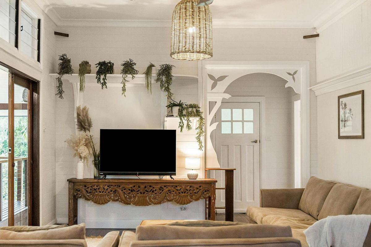 Skye Lodge - Byron Bay - Living Room