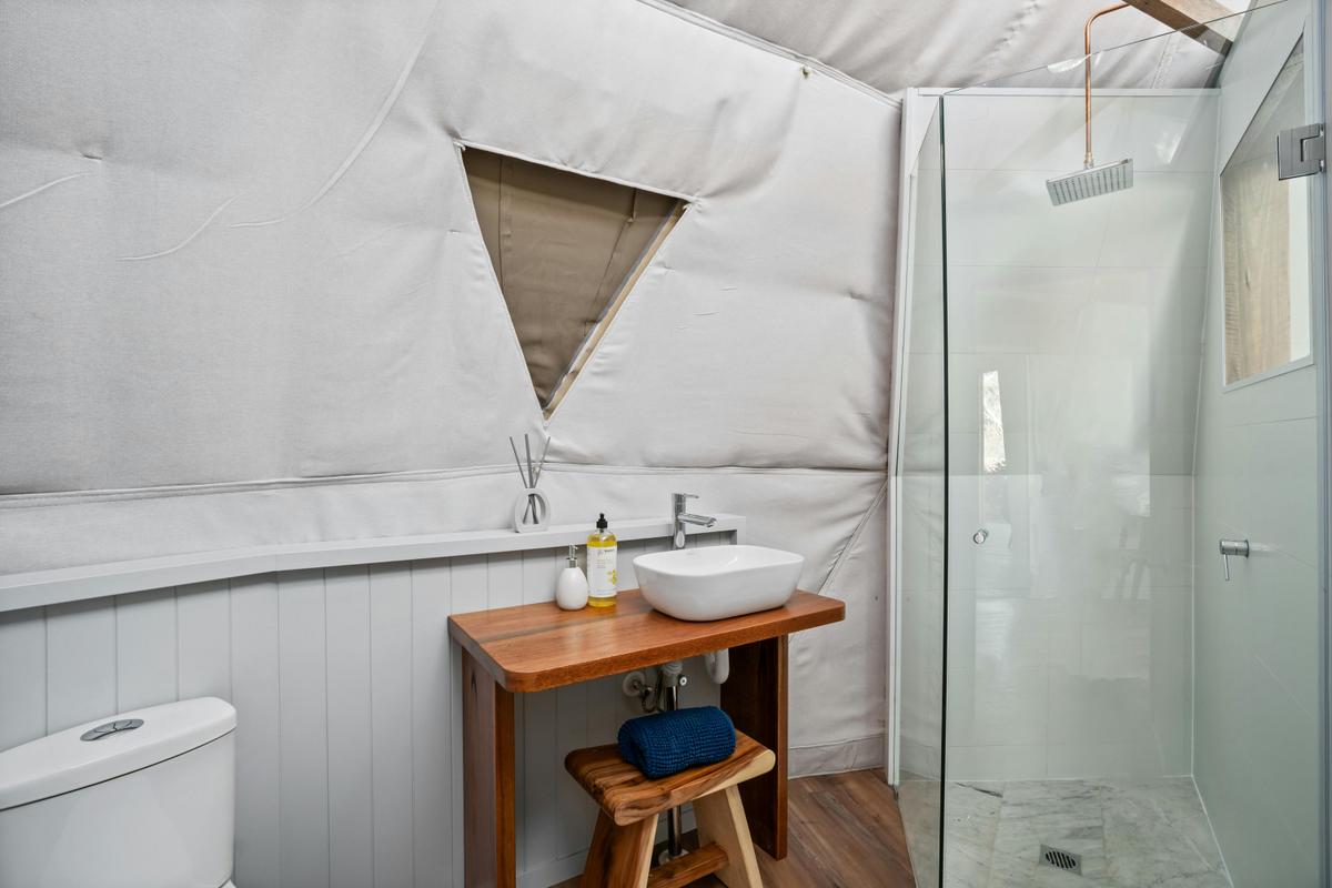 Ensuite bathroom- no you don't need to go outside