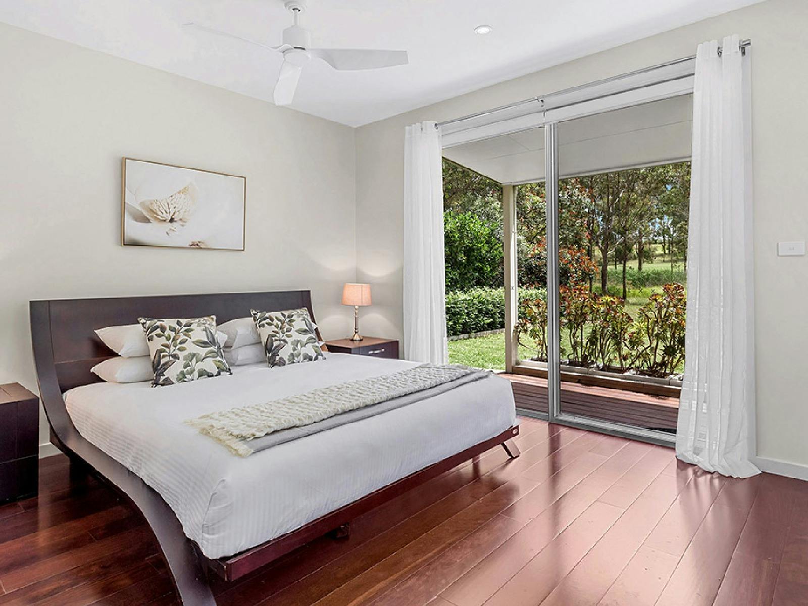 The Clubhouse Pokolbin master bedroom