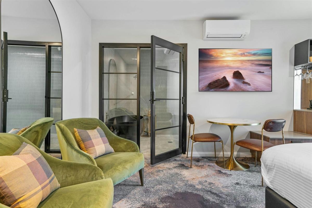 St Hugh Luxury room