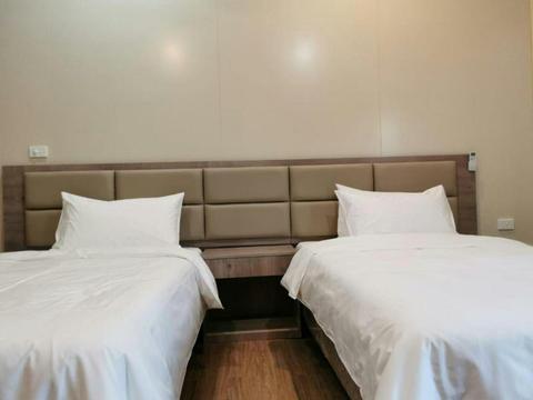 Sunshine Resort Gardens