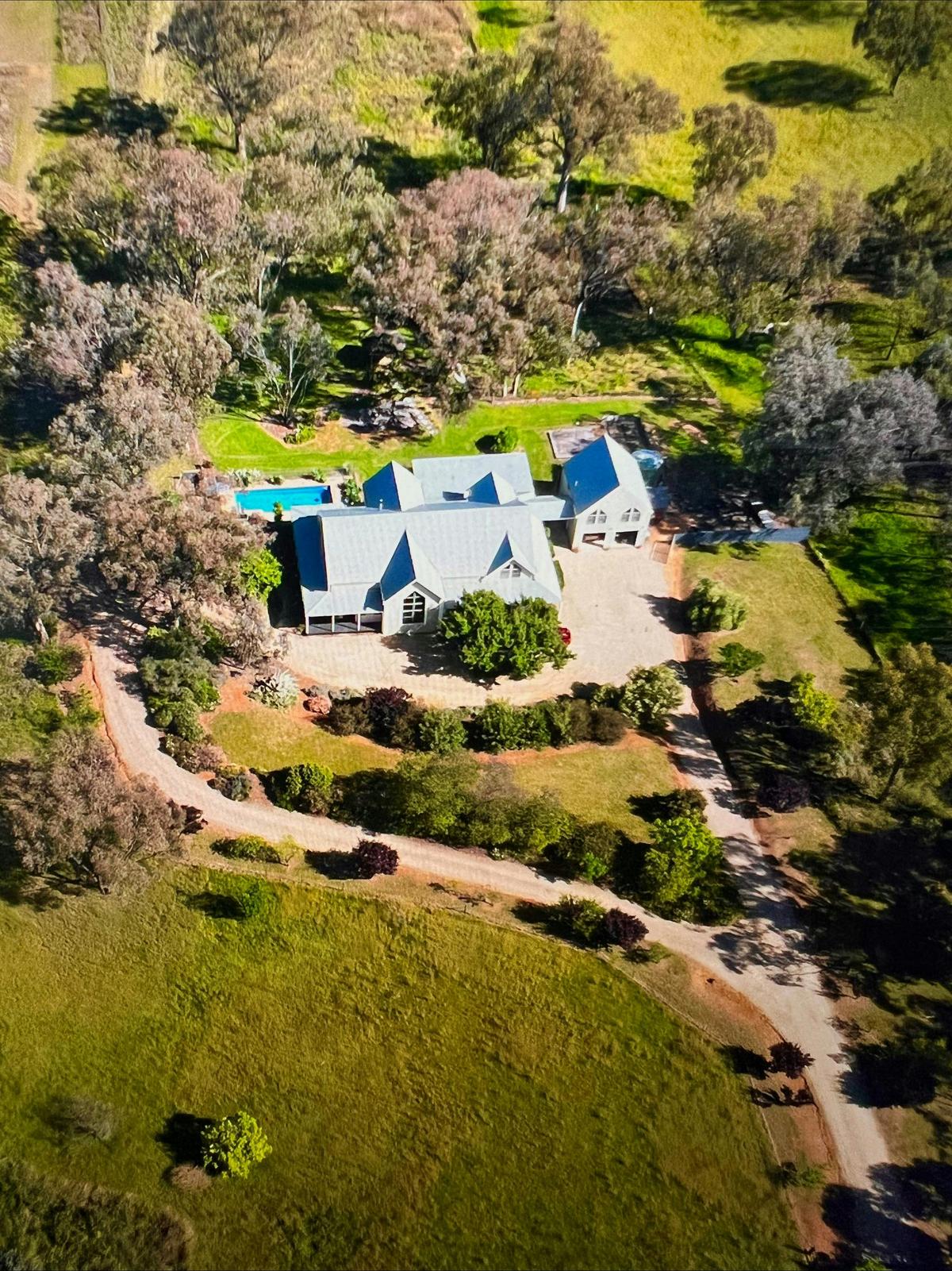 Tamworth Country Espcase