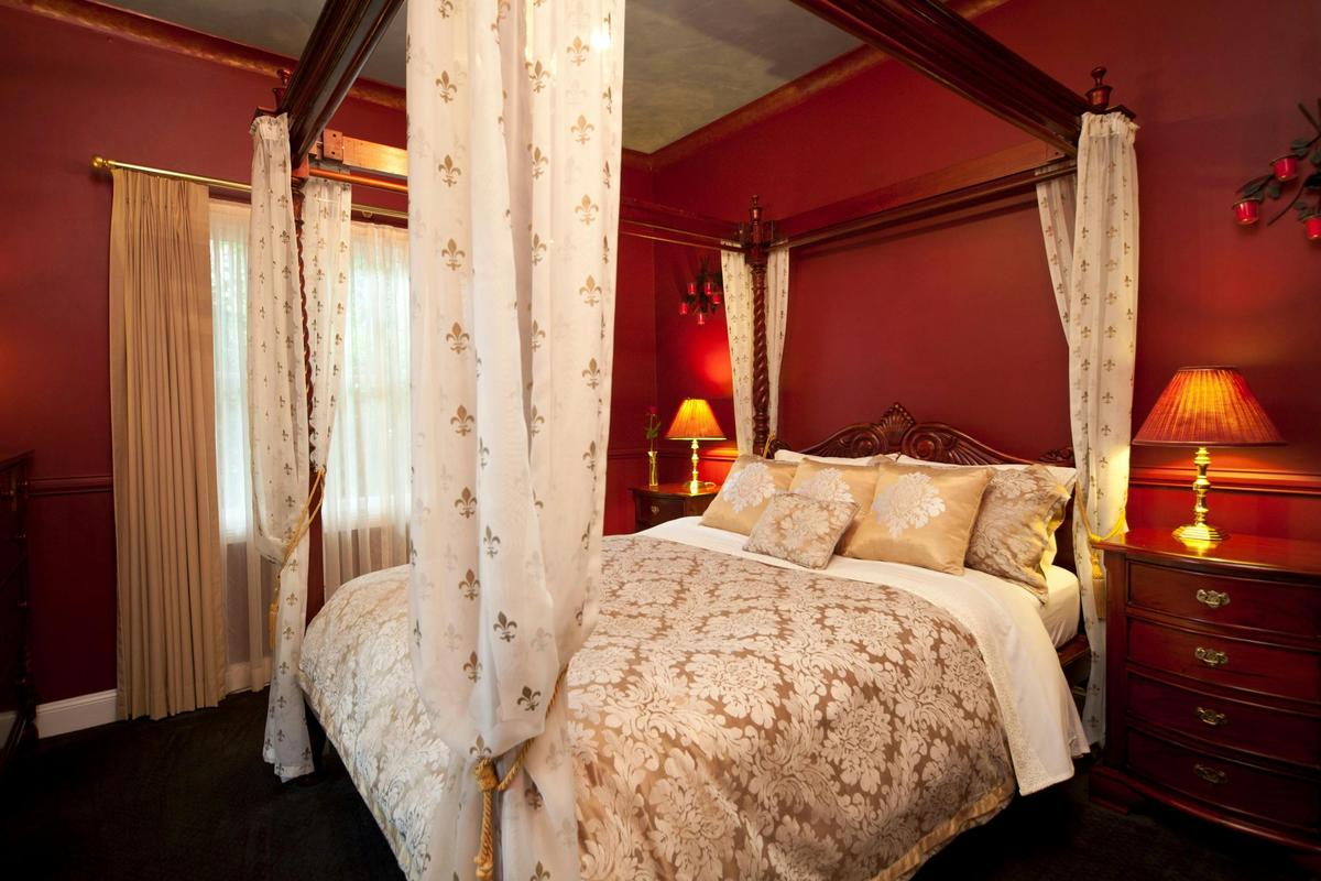 Master Four-Poster Bedroom
