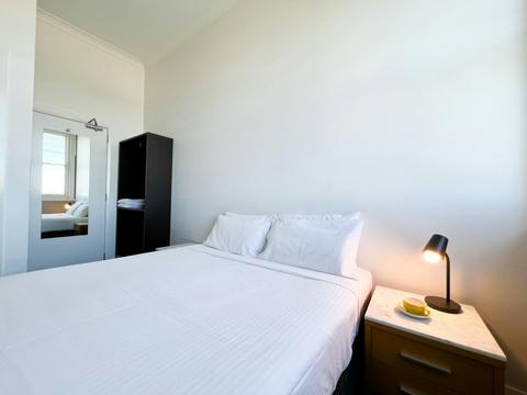 Sunnyside Tavern, Broadmeadow NSW - King Room (Ensuite Bathroom)